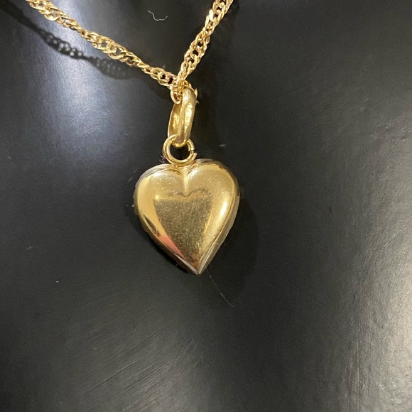 18K Gold Necklace with Heart Pendant. - Picture 4 of 4